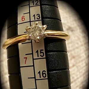 14K AUTHENTIC SOLID GOLD RING WITH REAL &  BEAUTIFUL 1/4 DIAMOND SOLITAIRE.